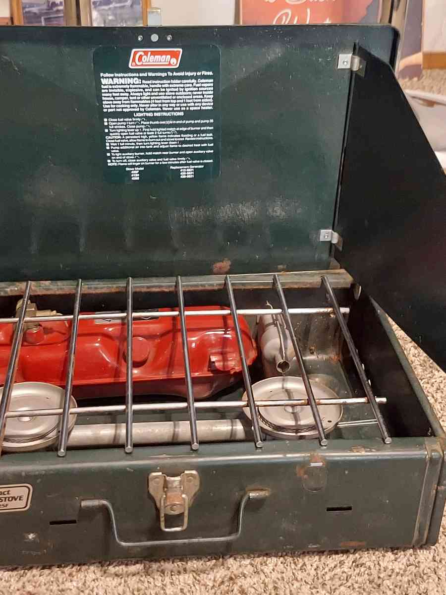 vintage Coleman 2 burner capstone 425f