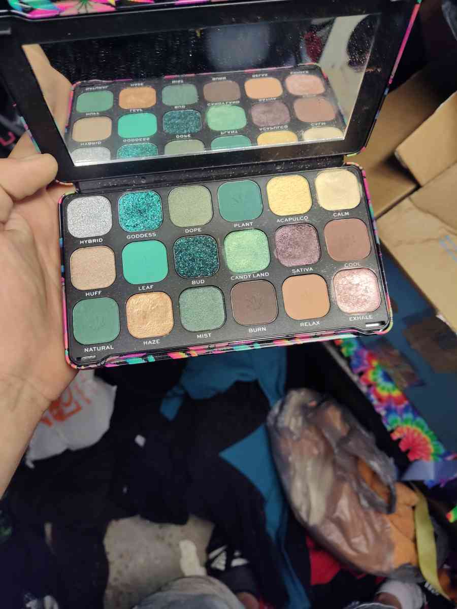 Jeffrey star makeup kits