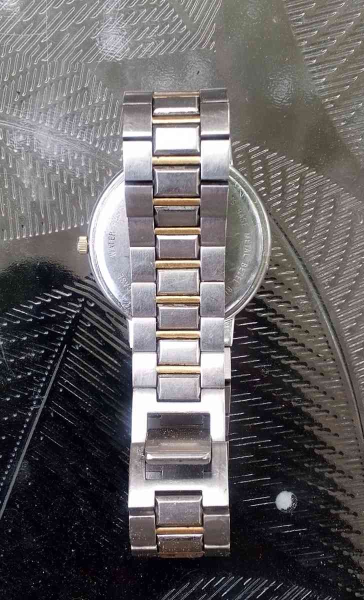 Womens Bulova Quartz 2 Tone Watch Silver and Gold
