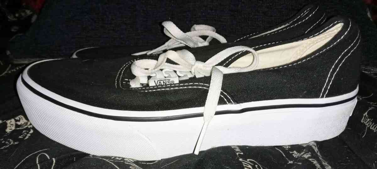 Navy and white off the wall Unisex Vans