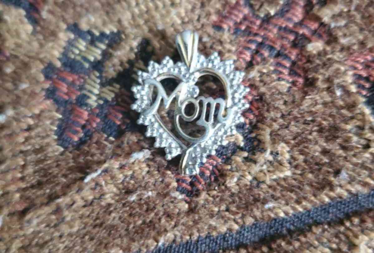 Heart Shaped Mom Necklace Pendant