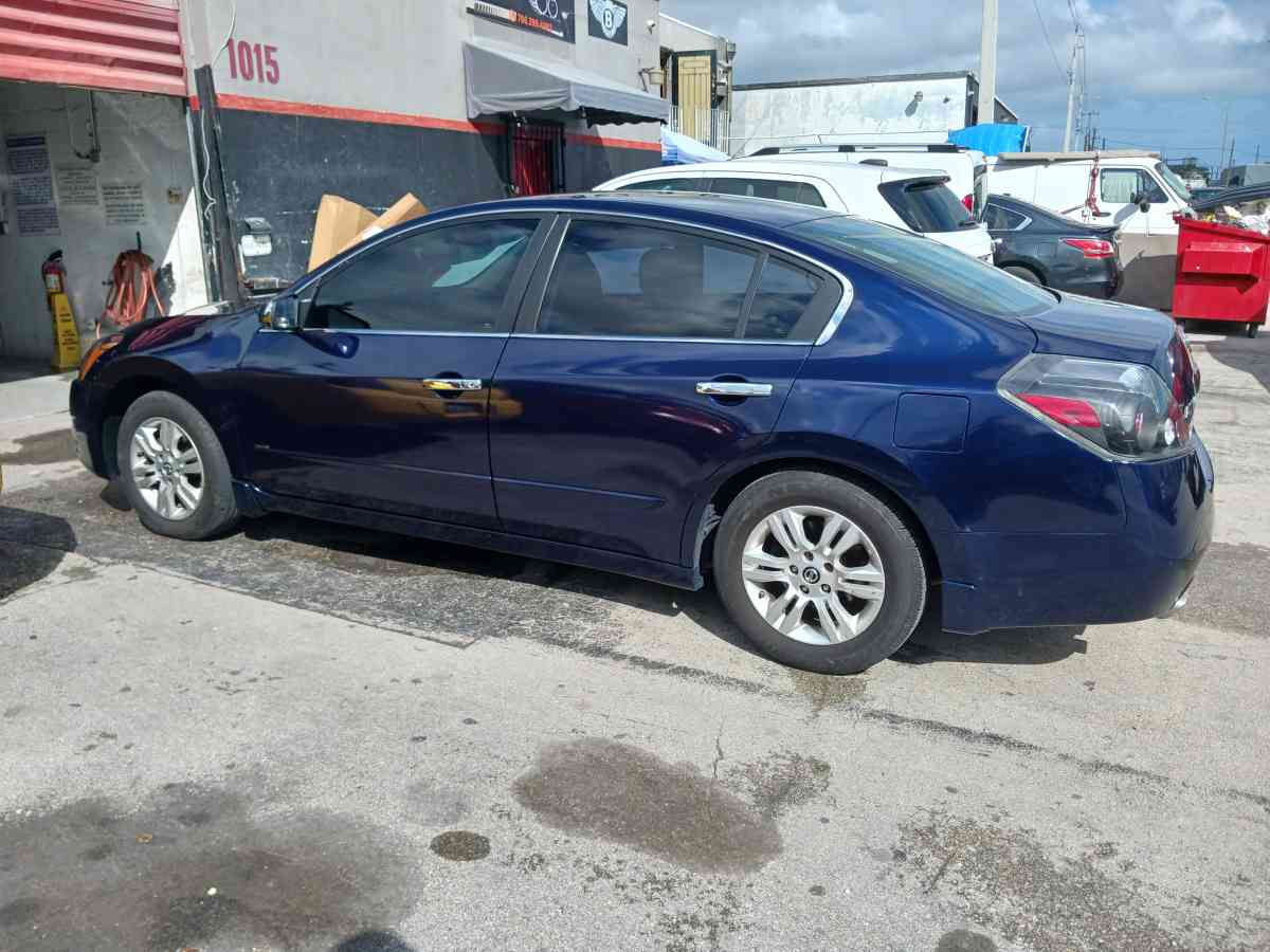 Nissan Altima 2012