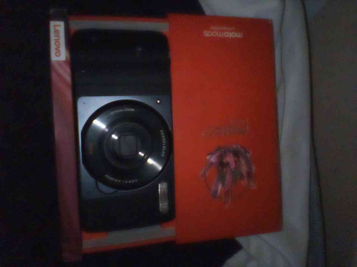 projector attchmt n camera 4 Motorola phone