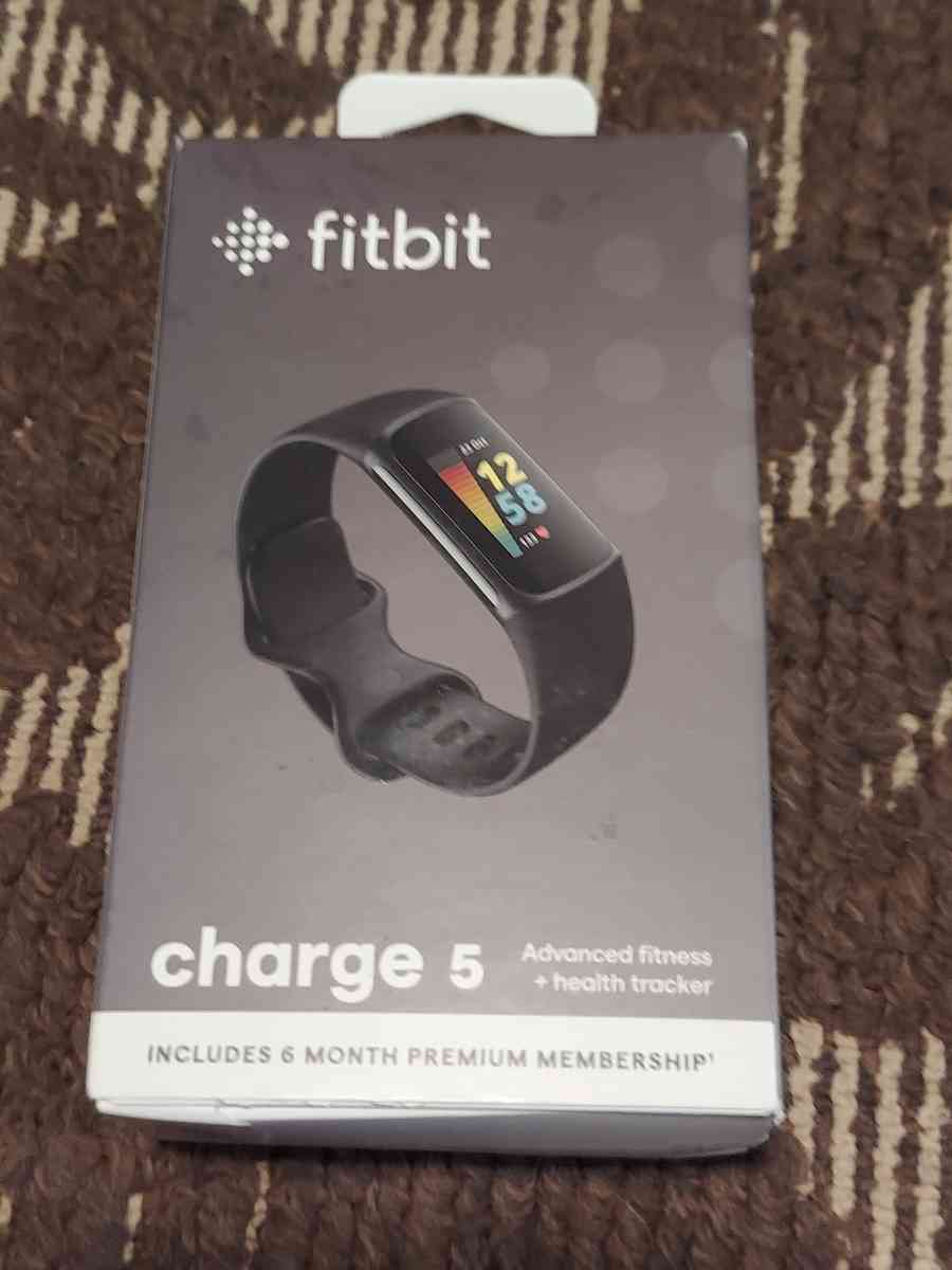 fit bit charge 5 NEW