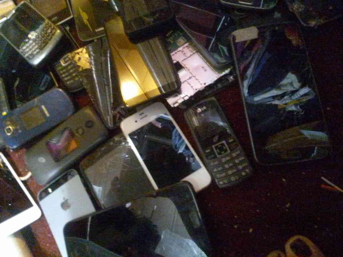 50 broken phones
