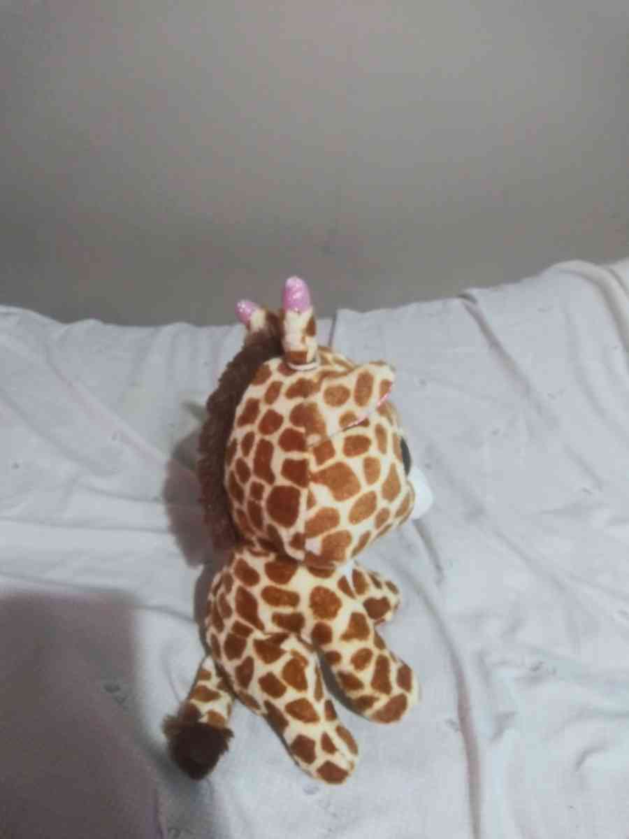 toy giraffe