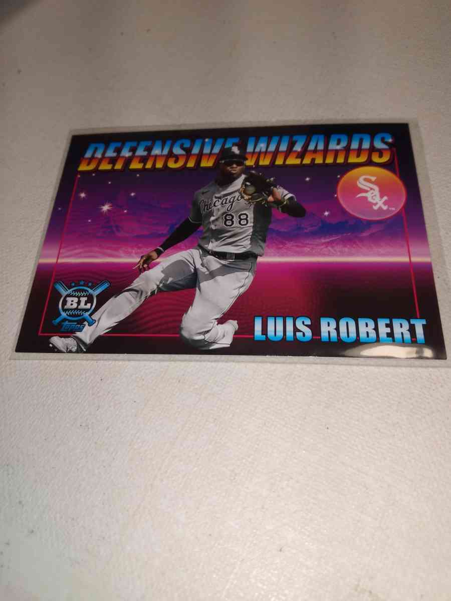 2021 Topps Big League Luis Robert defensive wizard