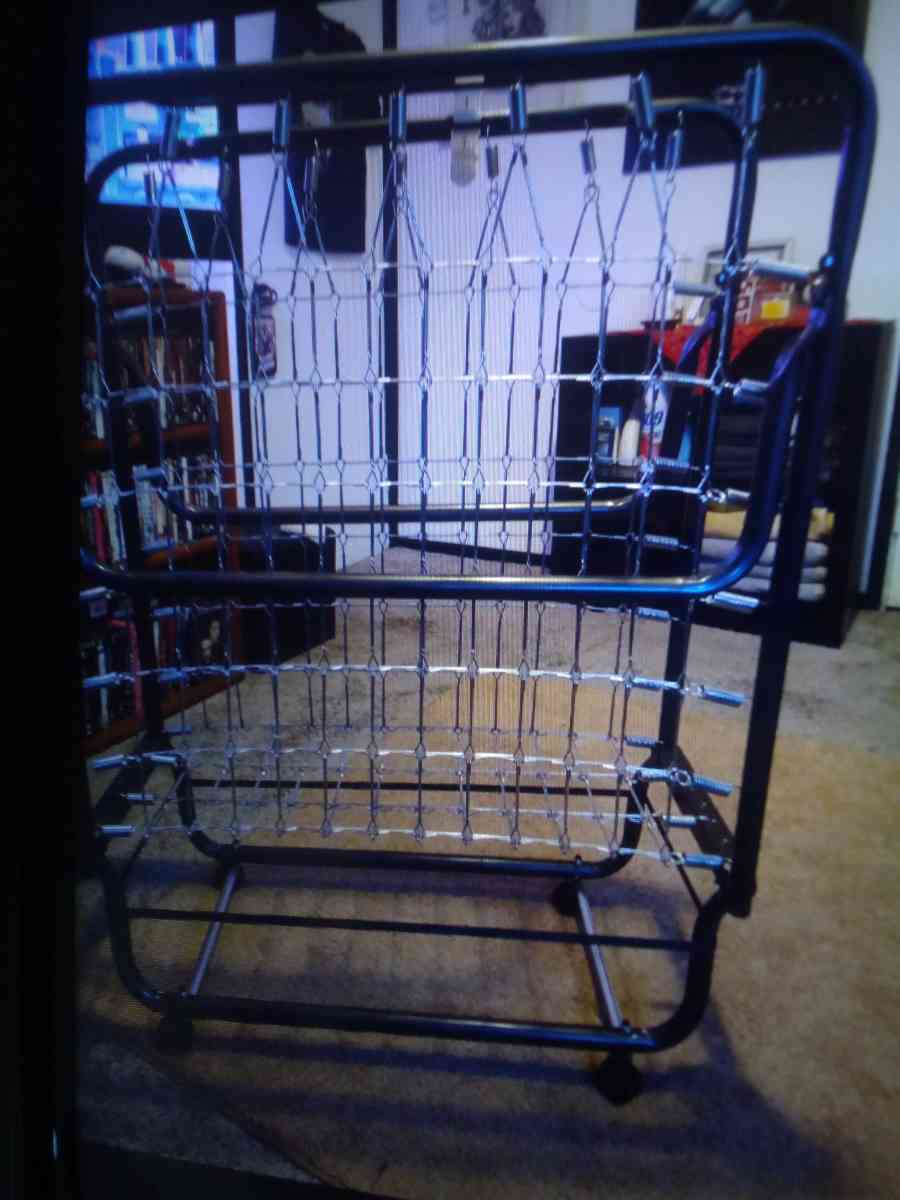 twin metal frame that folds up twin and full mattresses