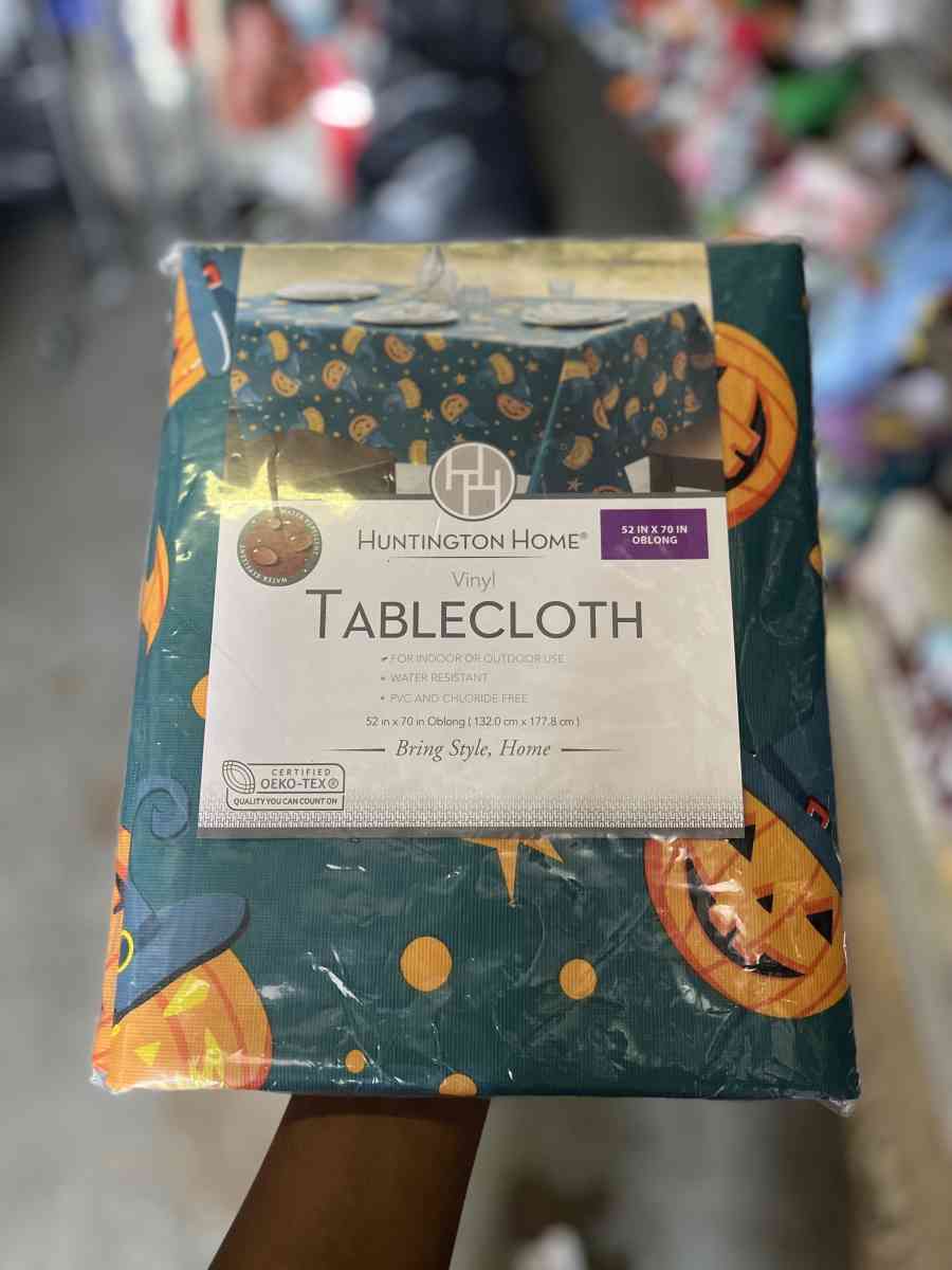 holiday table cloths