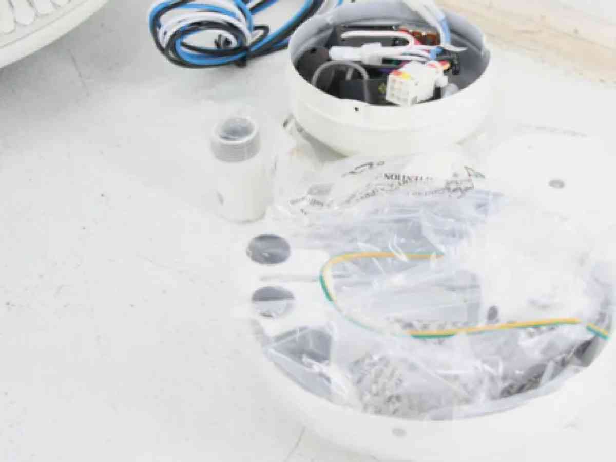 hunter ceiling fan  54in blades new open box