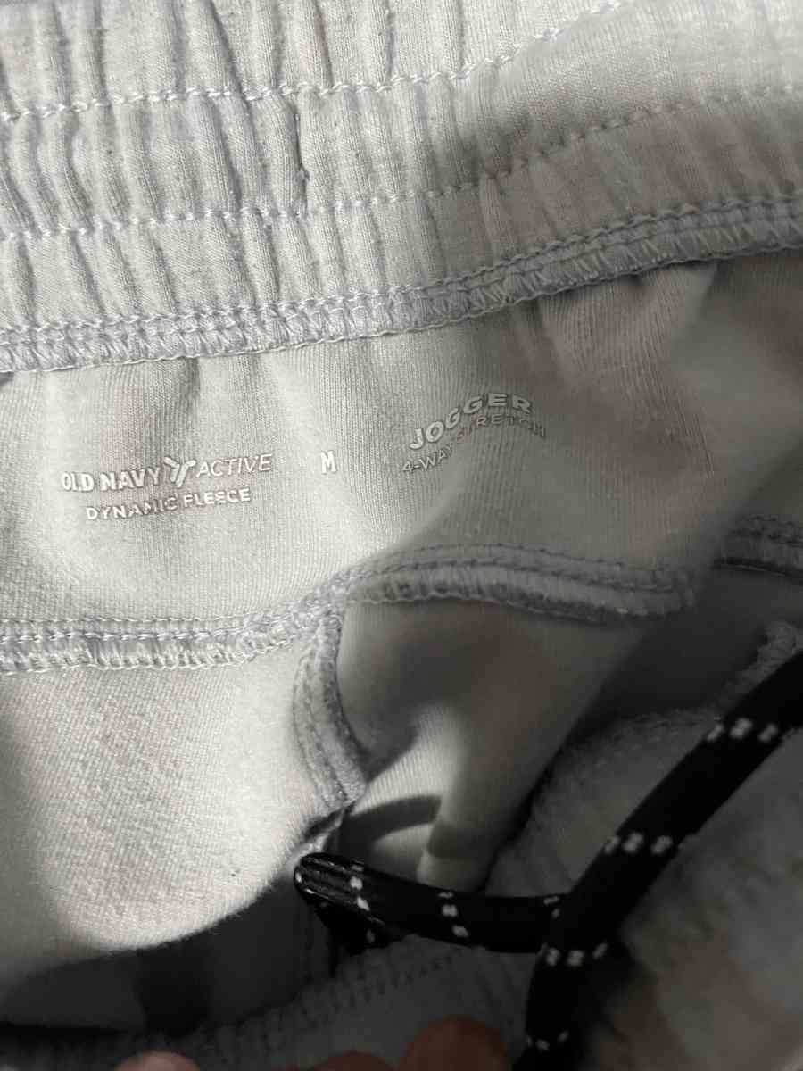 old navy black and white pants medium size