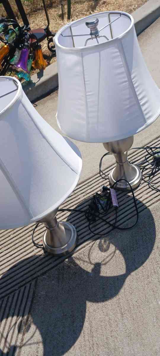 lamparas 2 nuevas x 150 Las 2 de