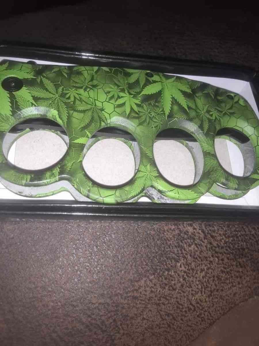 Brand New Cannabis Knuckle Knife