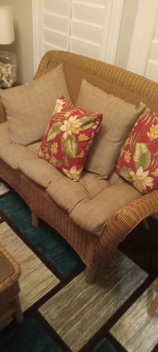 Hampton Bay Wicker Love Seats End Tables and Cofffee Table