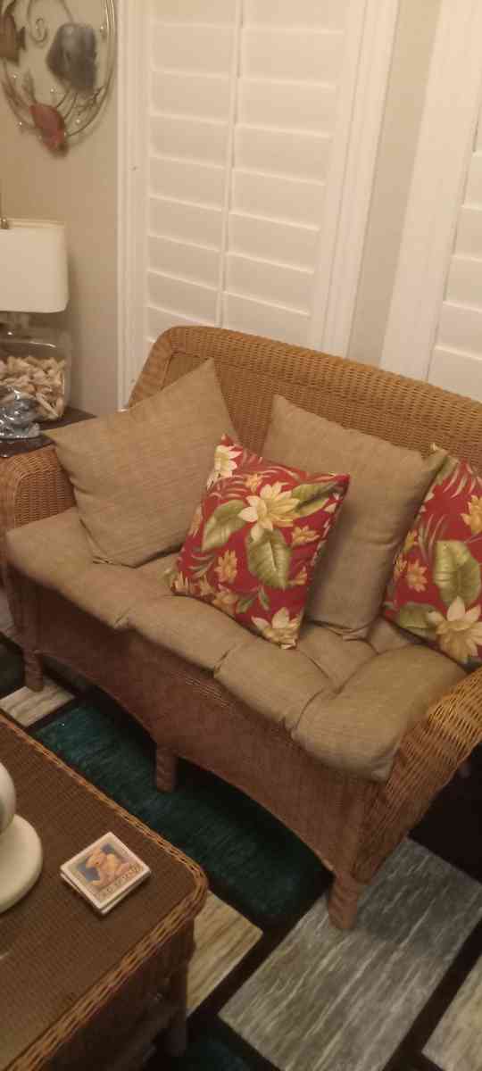 Hampton Bay Wicker Love Seats End Tables and Cofffee Table