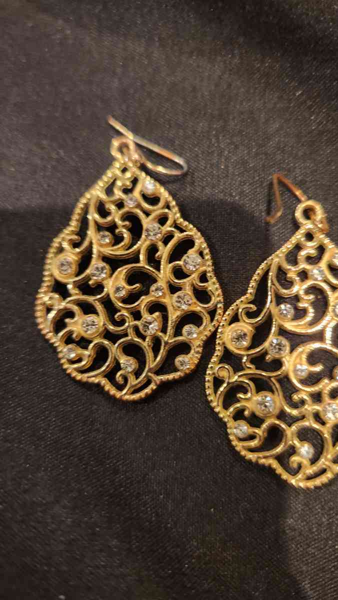 Faux diamonds and faux Gold earings