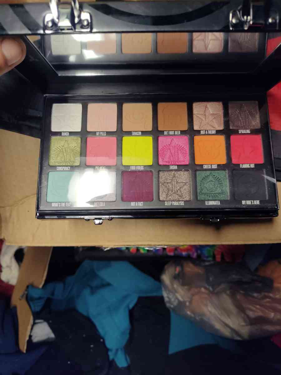 Jeffrey star makeup kits