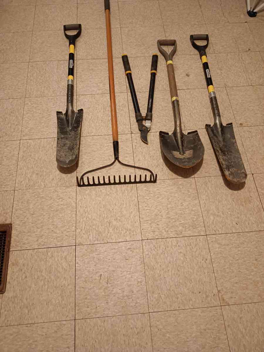 shovels rakes hoe headge trimers probe ro