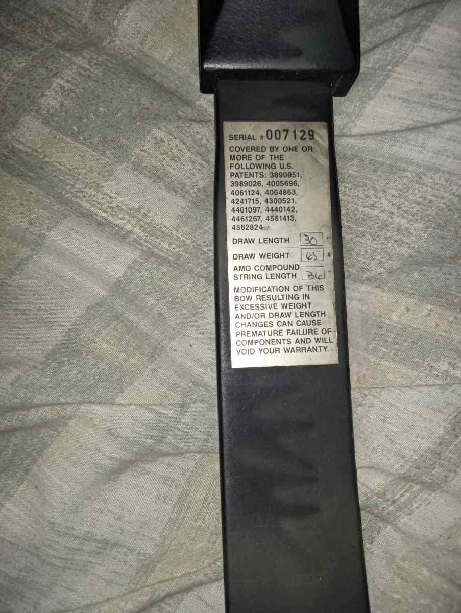 Fred Bear Signature Jennings Bow with 9 Arrows and Tips