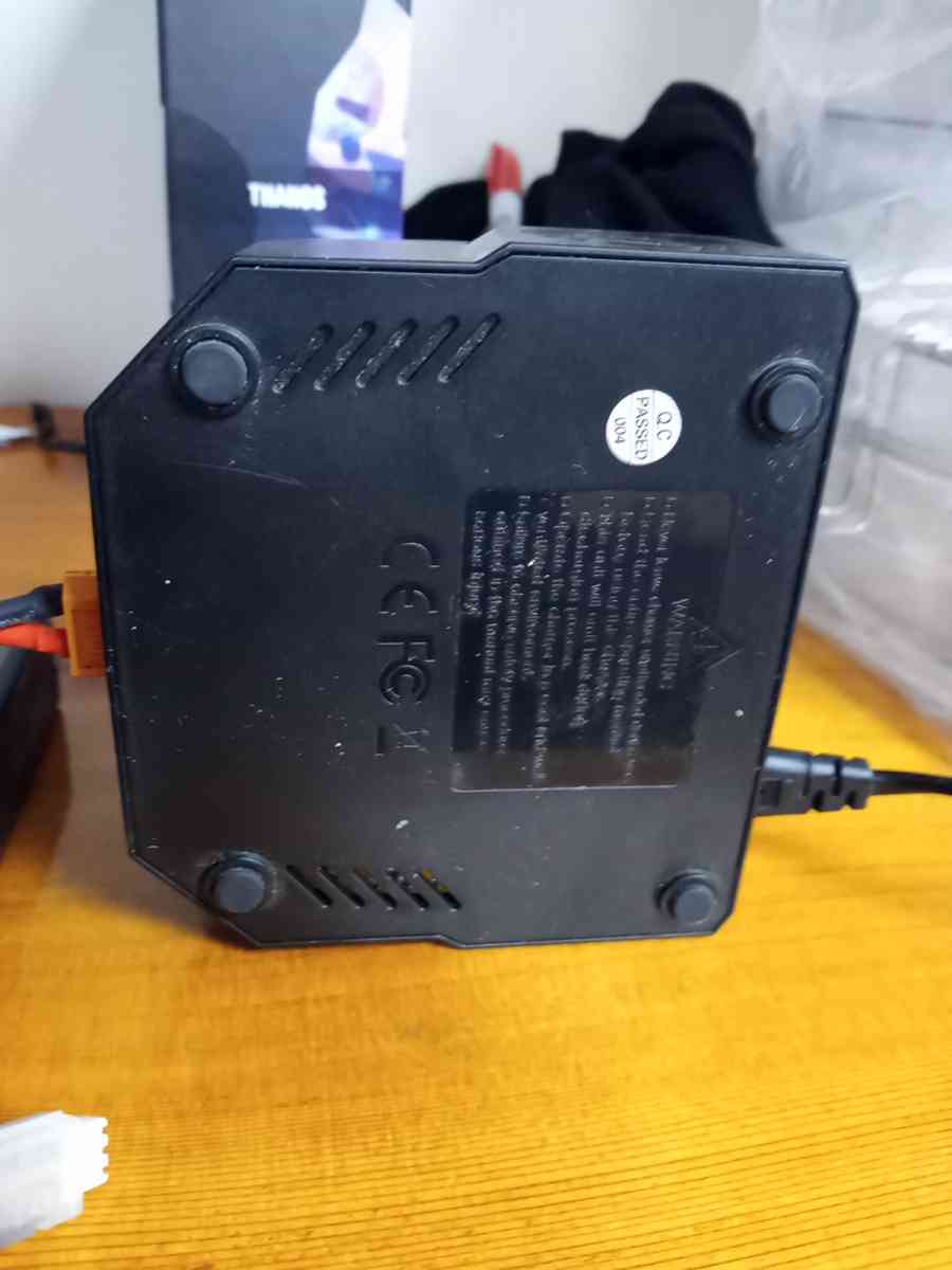 Redcat Hexfly Quick Charger Plus 3 Batteries Like New