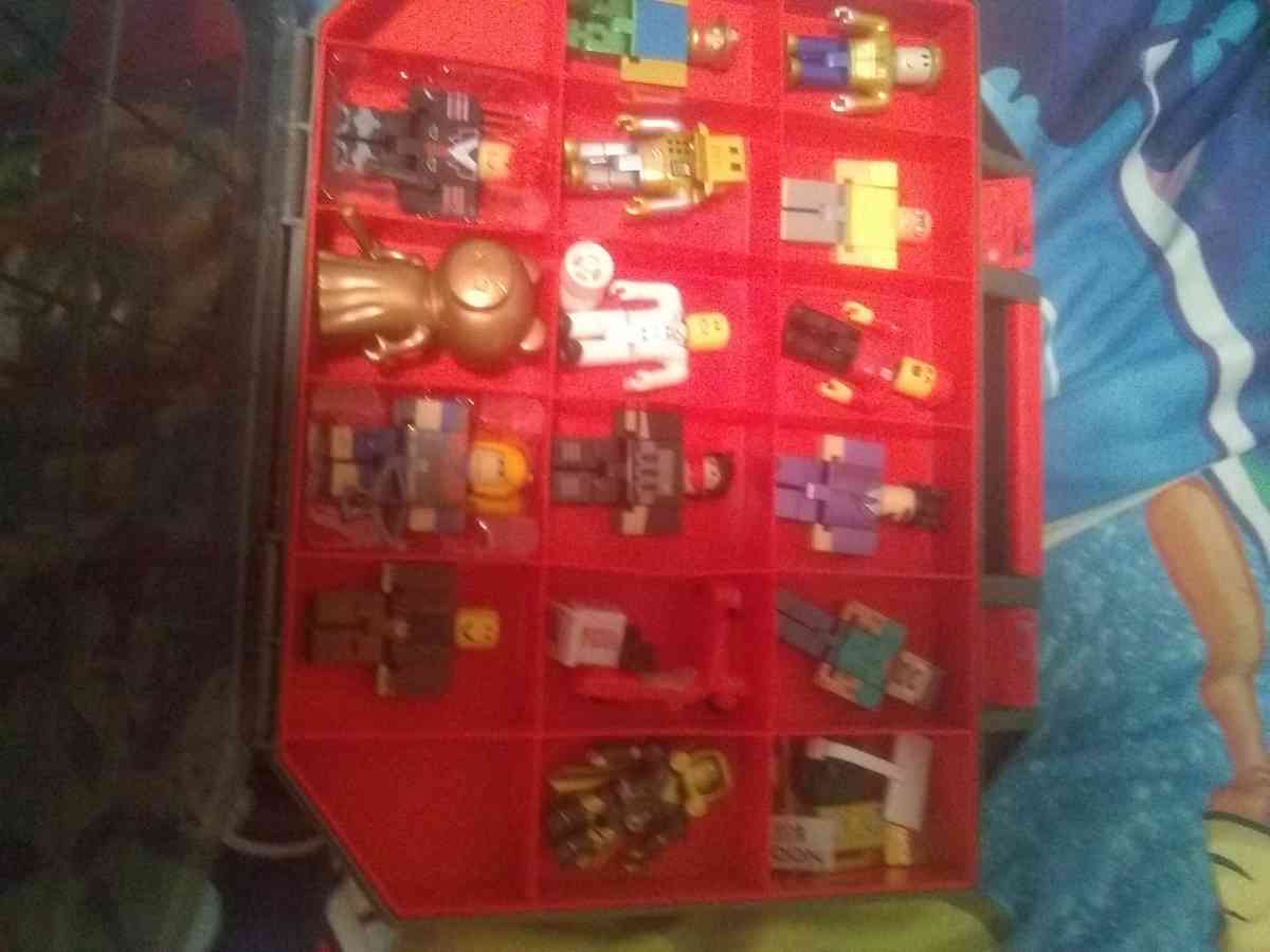 Roblox figure