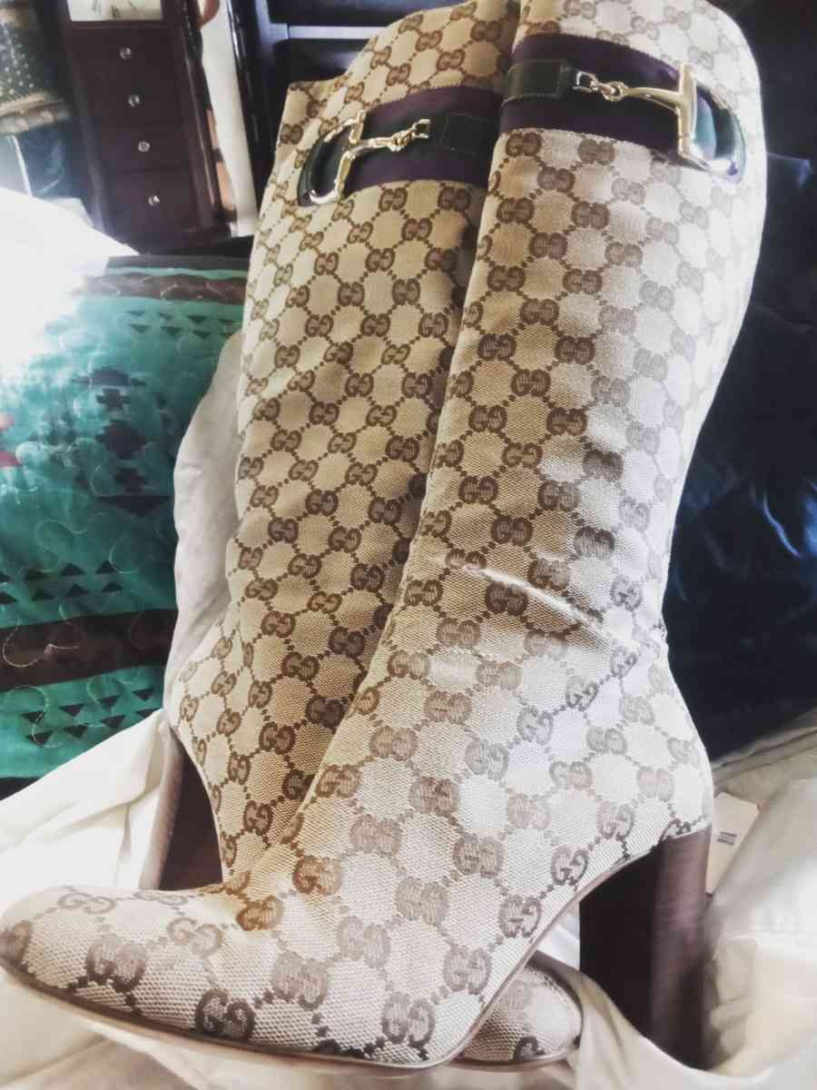 womens tanbrown Gucci nee high boots