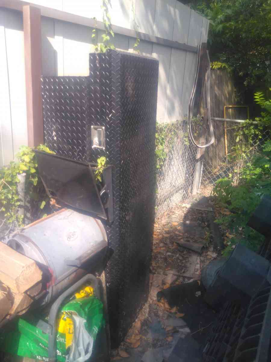 husky truck tool box Black