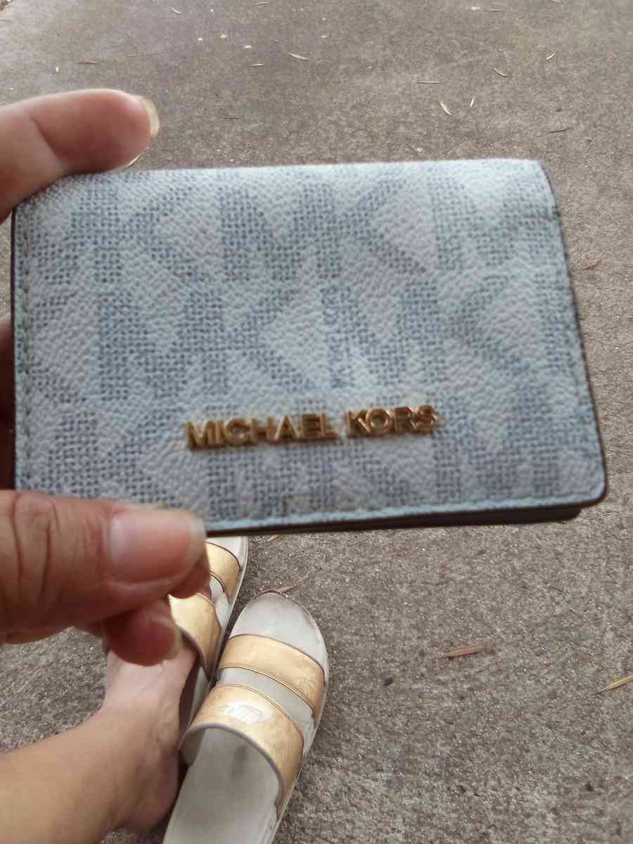 Michael Kors mini wallet