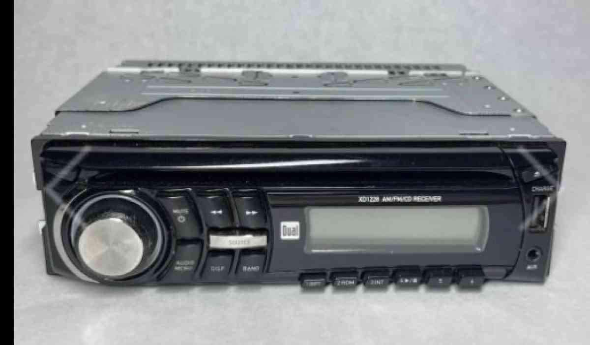dual Xd 1228 car stereo with face