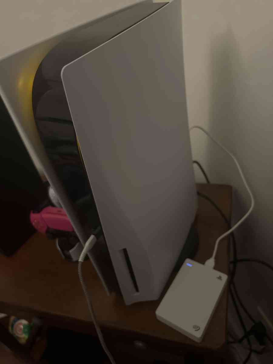 ps5 disc version bundle comes with 20 games five controllers