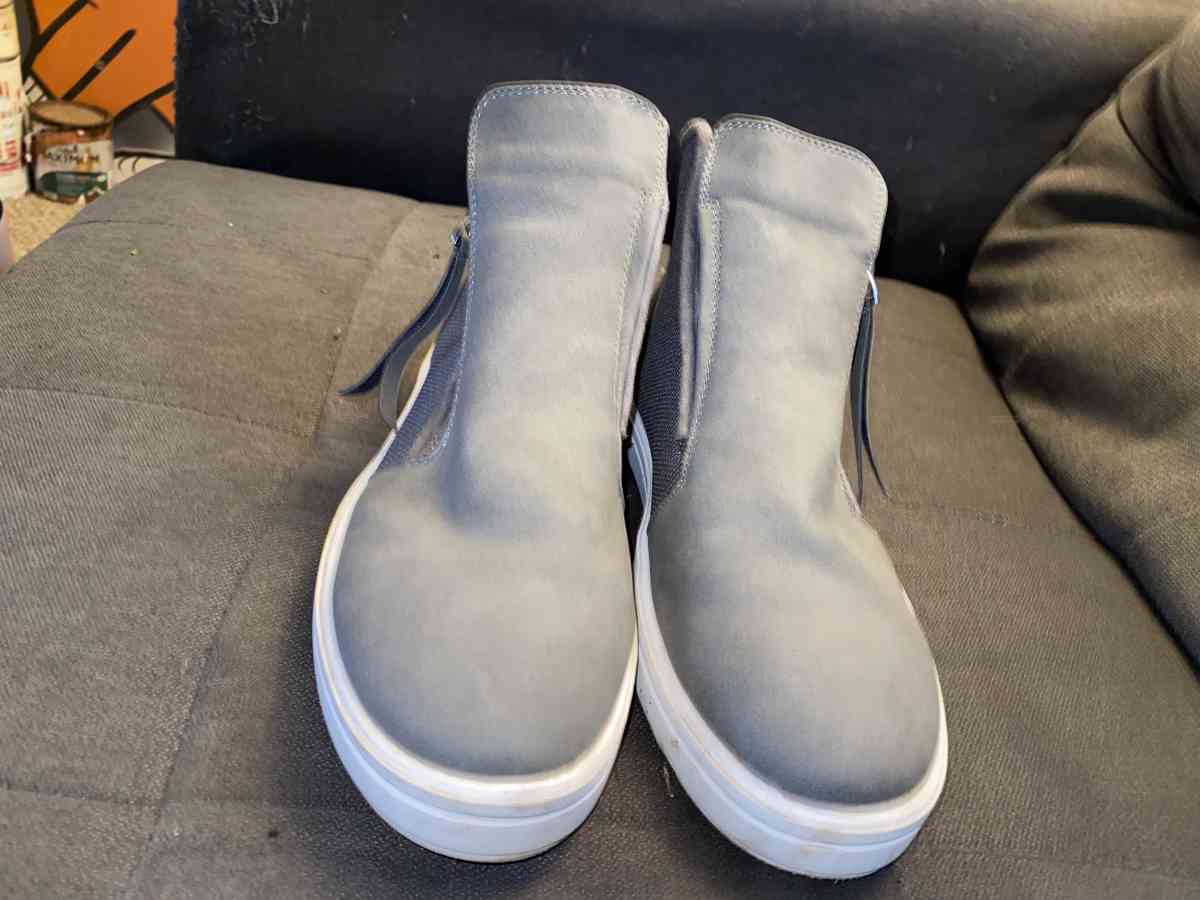 womens shoes size 10M