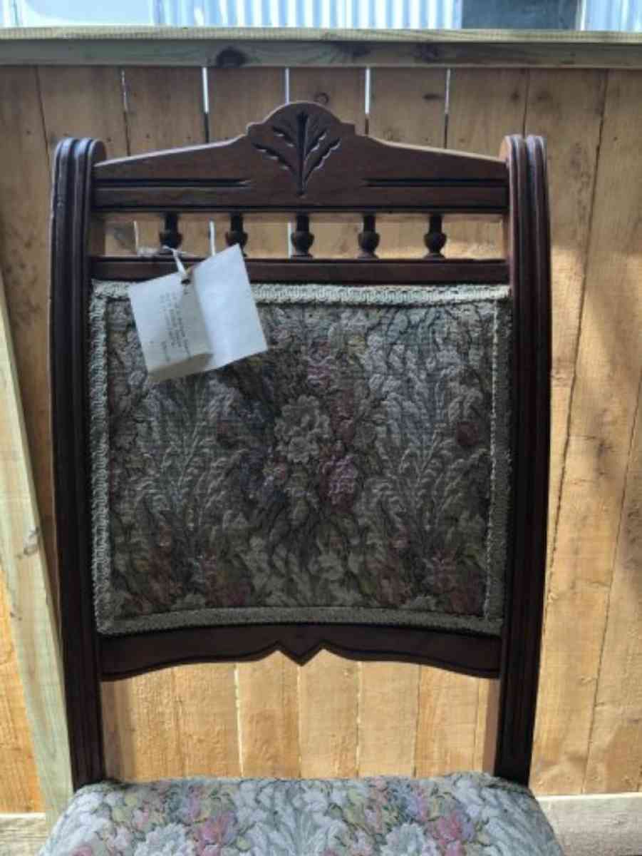 antique victorian late 1800s chairs  set of 4