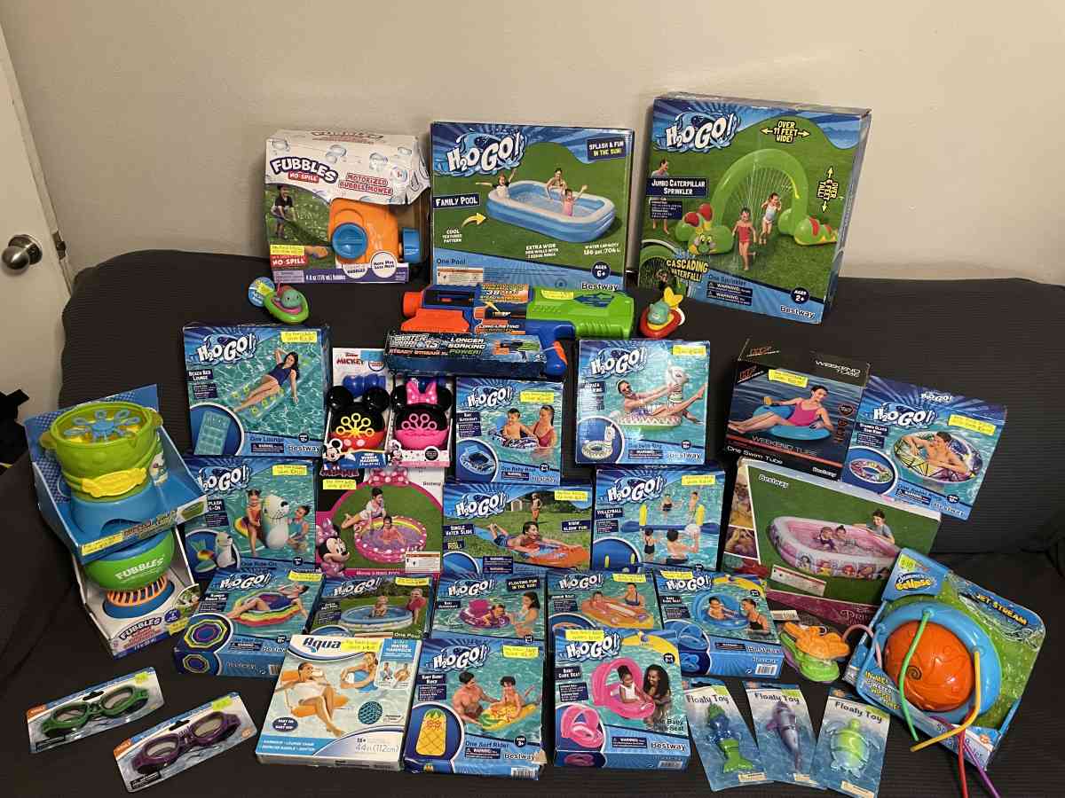 SUMMER POOL TOYS AND BEACHES
