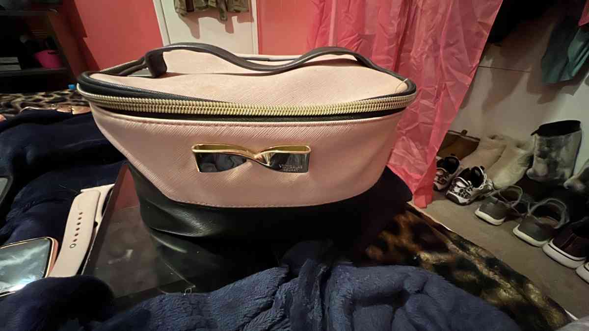 bundle of make up scarfs and socks also hats