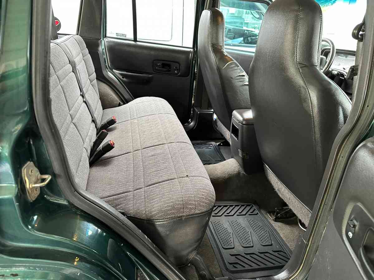 CASH Jeep Cherokee V6 1999