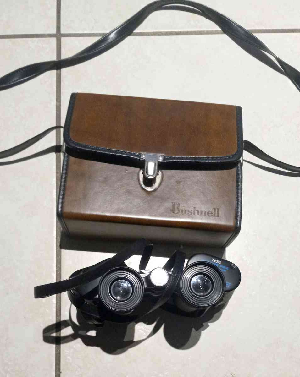 Bushnell binoculars with case