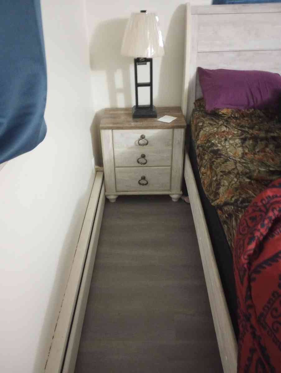 two bedroom apartment everything must go 2000 for everything