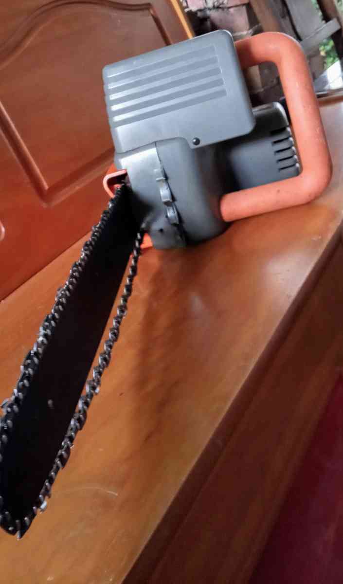 16in Remington electric chainsaw
