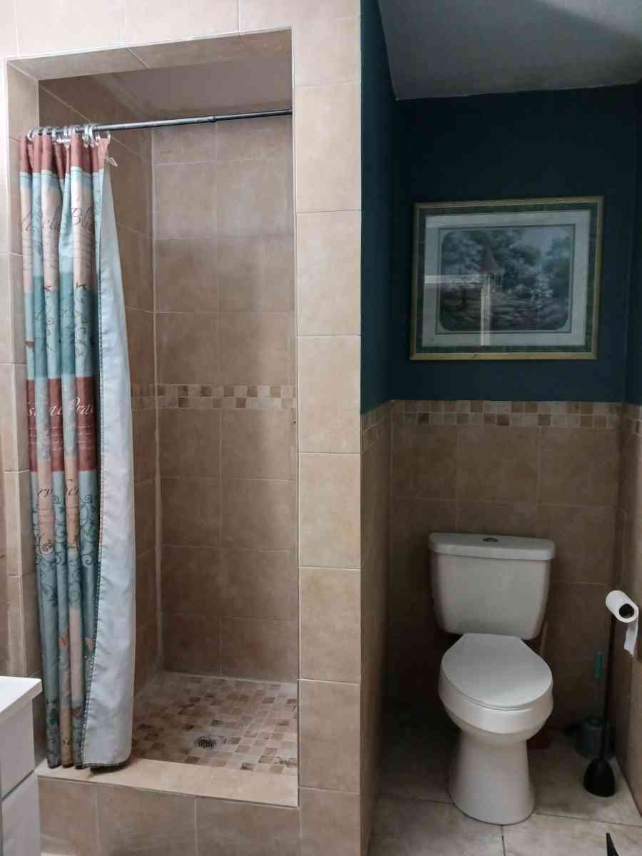 Room 200 weekly cuarto 200 a la semana