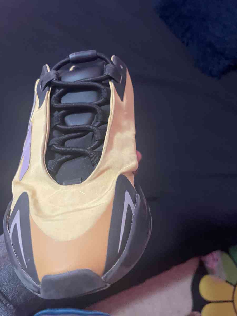 yezzy 700 honey comb