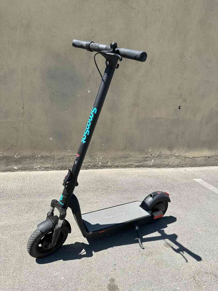 Electric Folding Scooter APP control 30 Miles Real Range Up