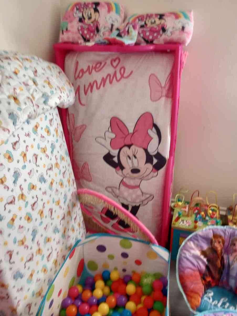 two bedroom apartment everything must go 2000