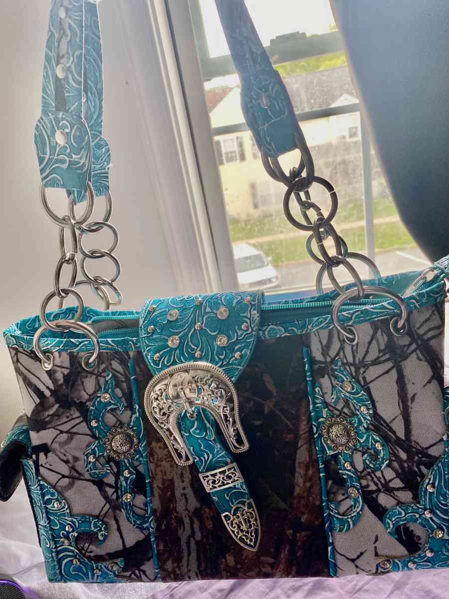 camo purse with a camo wallet