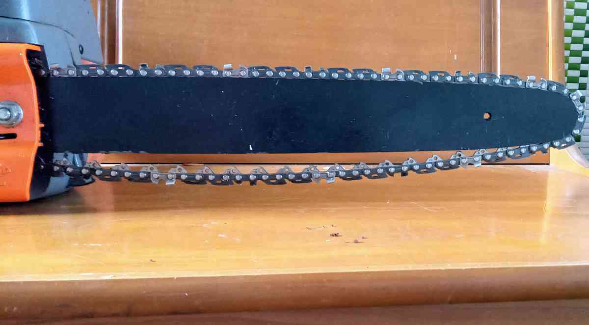 16in Remington electric chainsaw