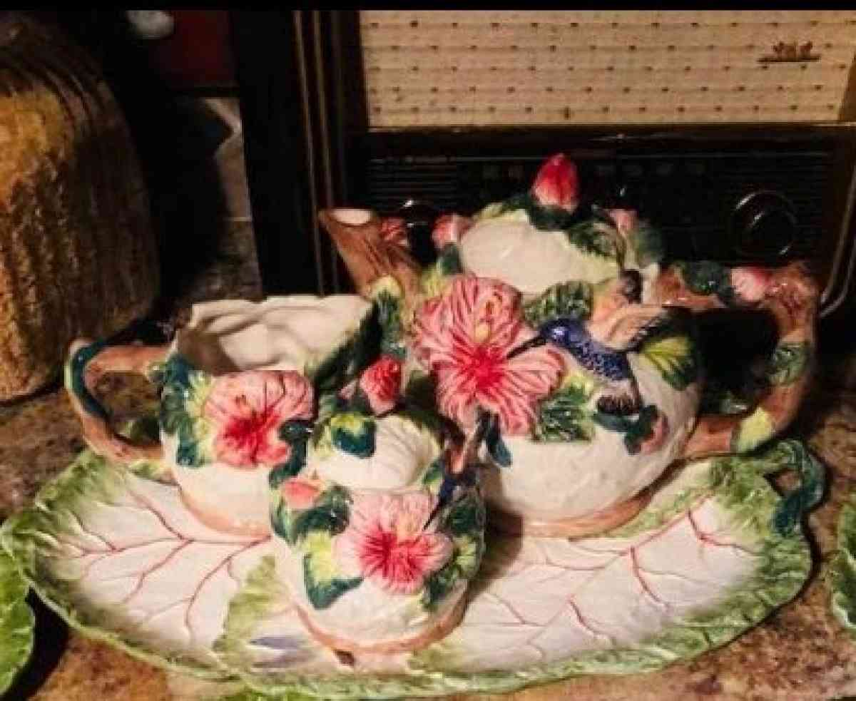 Vietri Italy Spring Leaf Majolica Service Plate