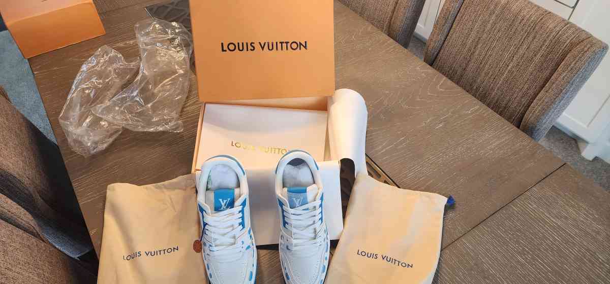 Louis Vuitton Sneakers