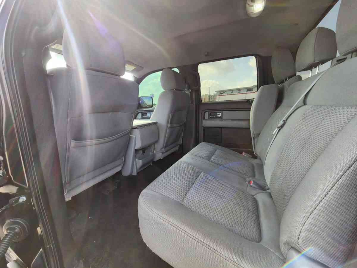 Ford F150 LIFTED 2013