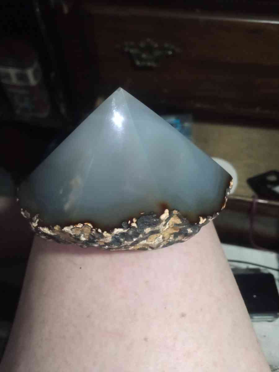 Agit shaped piramid healing rock