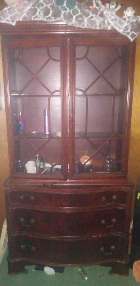 cherry oak Chin cabinet