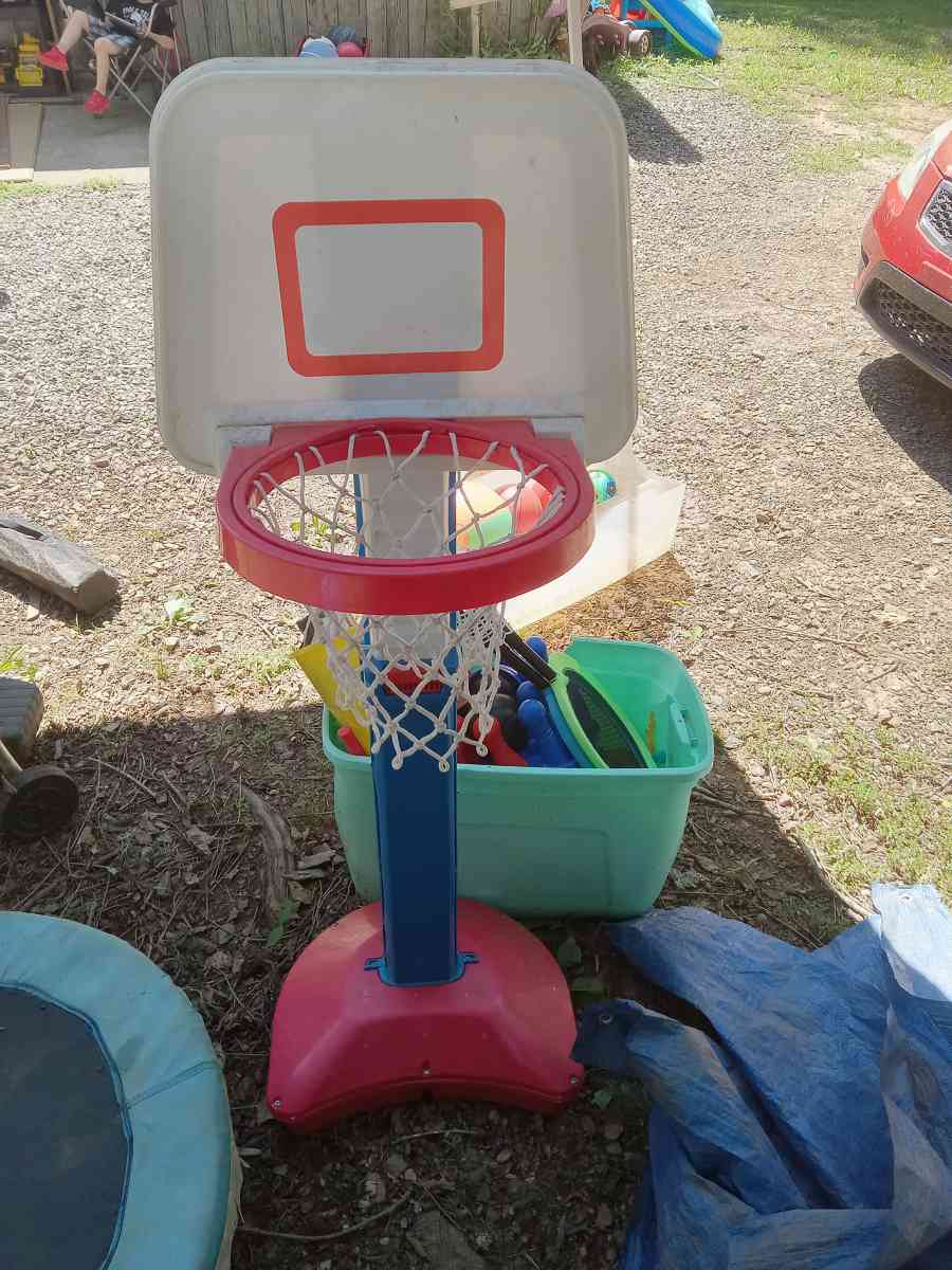 Lil tites BASKET BALL GOAL